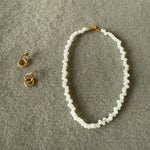 Collar Bolas Cava Blanco